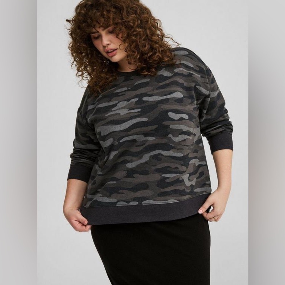 Torrid 0X Drop Shoulder Camo sweatshirt NWT - Picture 3 of 6